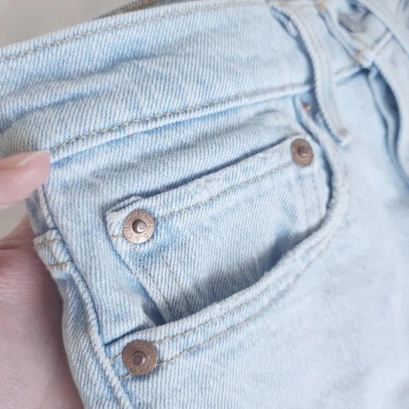 Levi's Light Wash High Rise Wedgie Skinny Ankle Jeans ✨️LIKE NEW✨️ - Picture 9 of 16